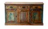 Sideboard aus Altholz mit Gebrauchsspuren